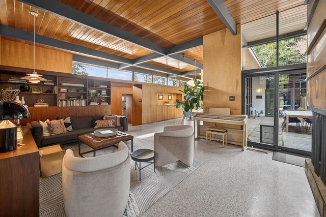 2051 Lambeth Way, Carmichael, CA 95608