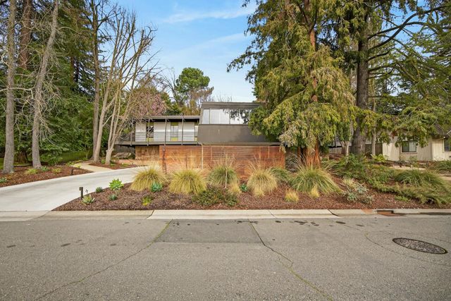 2051 Lambeth Way, Carmichael, CA 95608