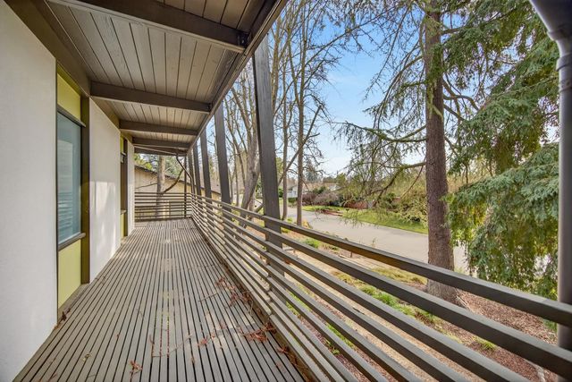 2051 Lambeth Way, Carmichael, CA 95608