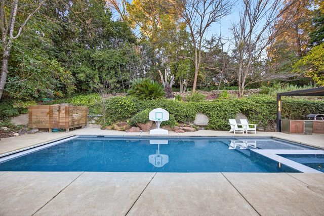 2051 Lambeth Way, Carmichael, CA 95608