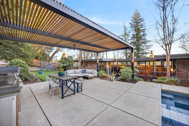 2051 Lambeth Way, Carmichael, CA 95608