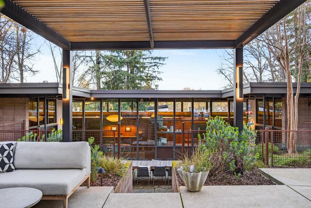 2051 Lambeth Way, Carmichael, CA 95608