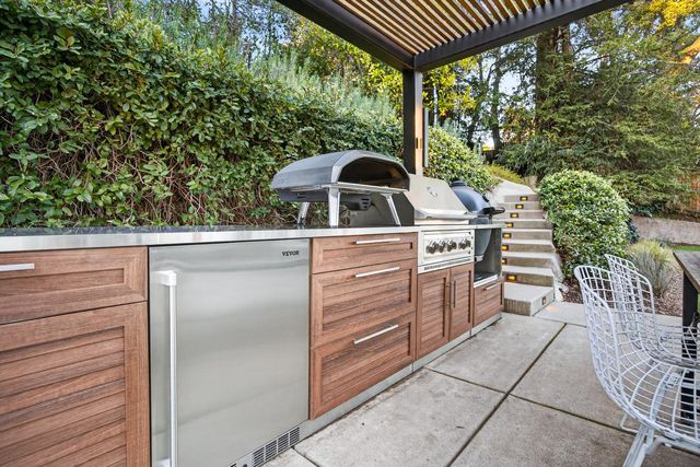 2051 Lambeth Way, Carmichael, CA 95608