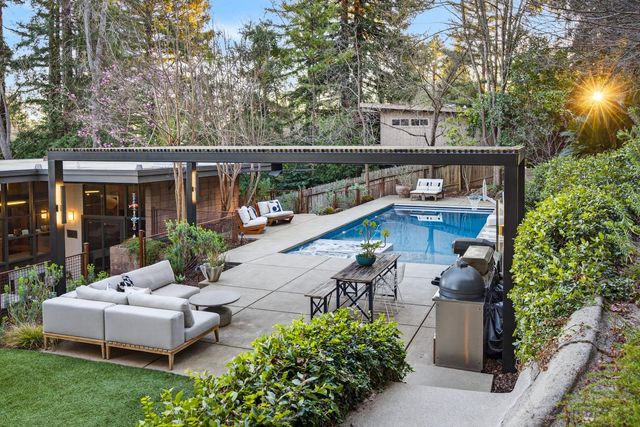 2051 Lambeth Way, Carmichael, CA 95608