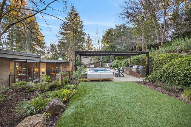 2051 Lambeth Way, Carmichael, CA 95608