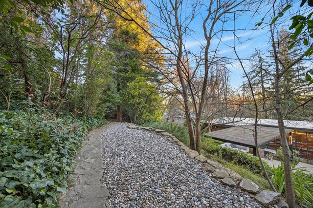 2051 Lambeth Way, Carmichael, CA 95608