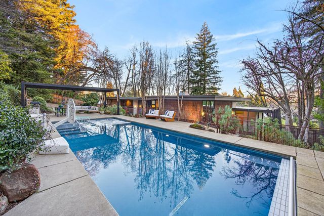 2051 Lambeth Way, Carmichael, CA 95608