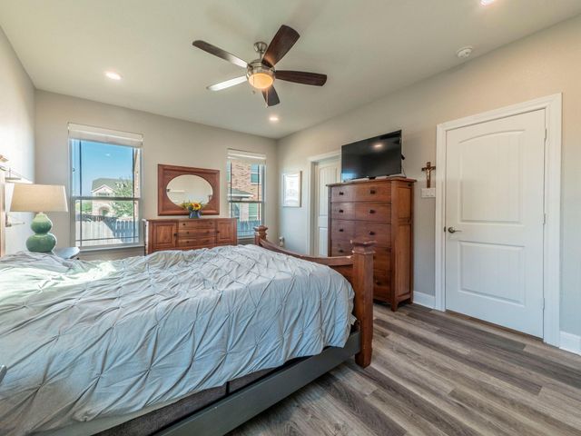 109 Holstein ST 107, Hutto, TX 78634