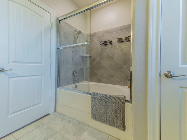 109 Holstein ST 107, Hutto, TX 78634