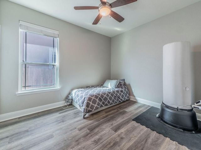 109 Holstein ST 107, Hutto, TX 78634