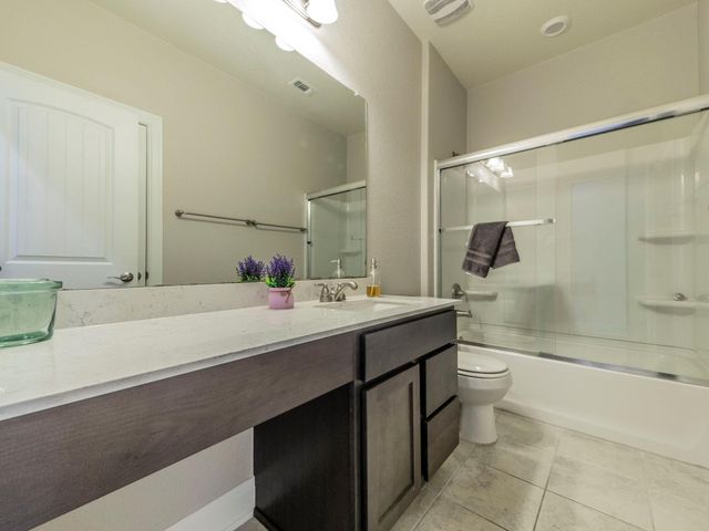 109 Holstein ST 107, Hutto, TX 78634