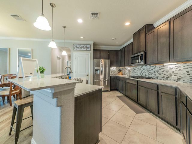 109 Holstein ST 107, Hutto, TX 78634