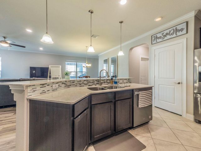 109 Holstein ST 107, Hutto, TX 78634