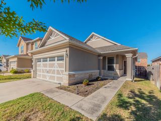 109 Holstein ST 107, Hutto, TX 78634