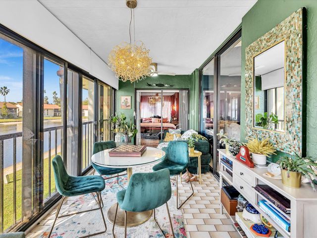 10215 N Circle Lake Drive 201, Boynton Beach, FL 33437