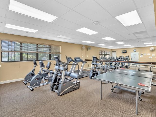 10215 N Circle Lake Drive 201, Boynton Beach, FL 33437