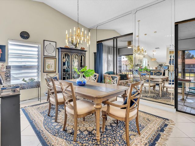 10215 N Circle Lake Drive 201, Boynton Beach, FL 33437