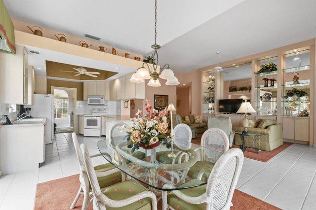 8172 SE Palm Hammock Lane, Hobe Sound, FL 33455