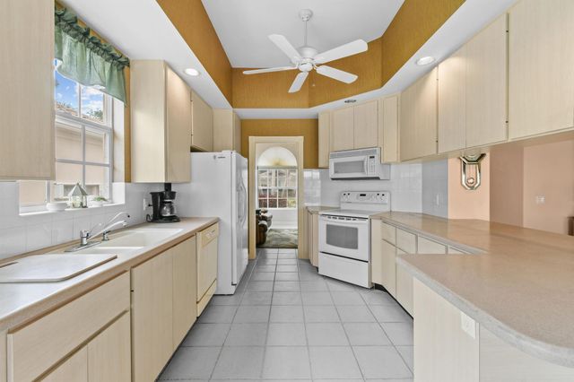 8172 SE Palm Hammock Lane, Hobe Sound, FL 33455