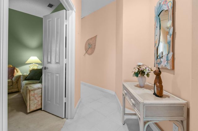 8172 SE Palm Hammock Lane, Hobe Sound, FL 33455