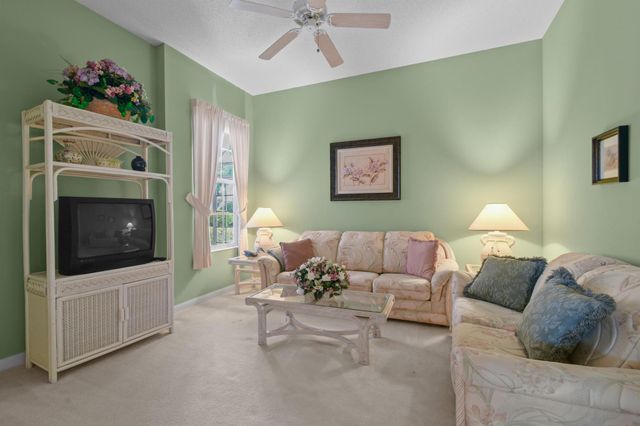 8172 SE Palm Hammock Lane, Hobe Sound, FL 33455