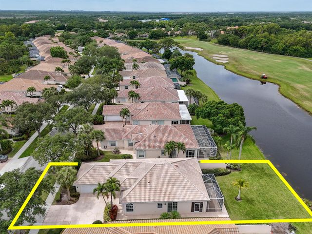 8172 SE Palm Hammock Lane, Hobe Sound, FL 33455