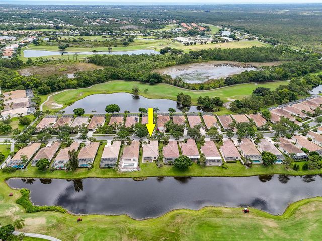 8172 SE Palm Hammock Lane, Hobe Sound, FL 33455