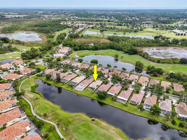 8172 SE Palm Hammock Lane, Hobe Sound, FL 33455