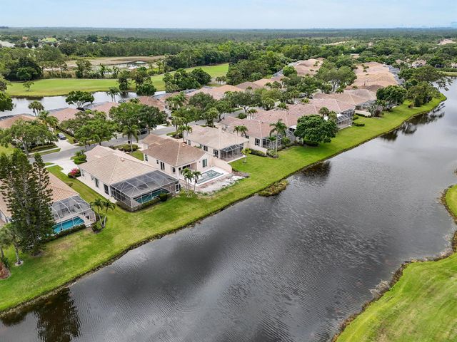 8172 SE Palm Hammock Lane, Hobe Sound, FL 33455
