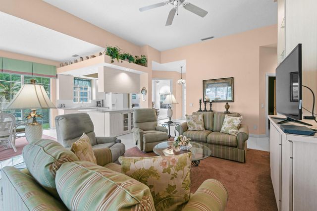 8172 SE Palm Hammock Lane, Hobe Sound, FL 33455
