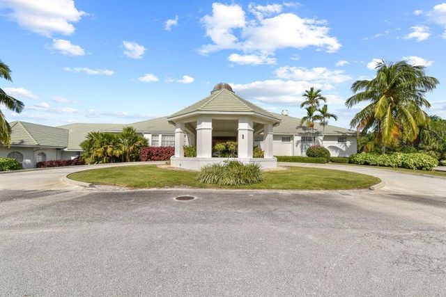 8172 SE Palm Hammock Lane, Hobe Sound, FL 33455