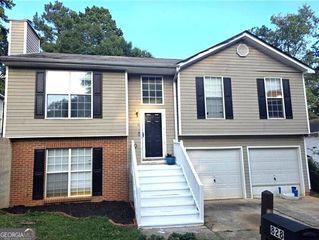 828 tradd Court, Stone Mountain, GA 30087