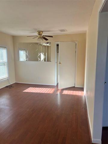 5604 Chapman Street, Houston, TX 77009