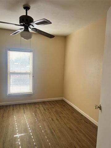 5604 Chapman Street, Houston, TX 77009