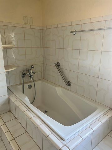 5604 Chapman Street, Houston, TX 77009