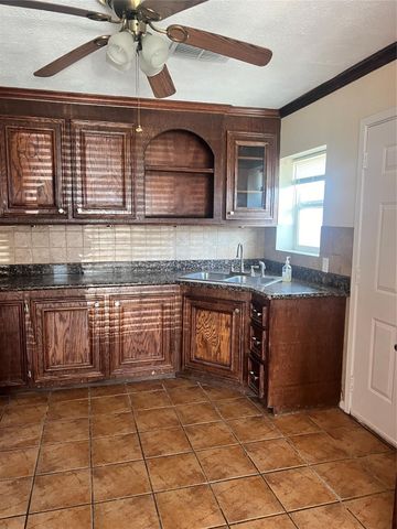 5604 Chapman Street, Houston, TX 77009