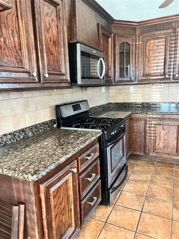 5604 Chapman Street, Houston, TX 77009