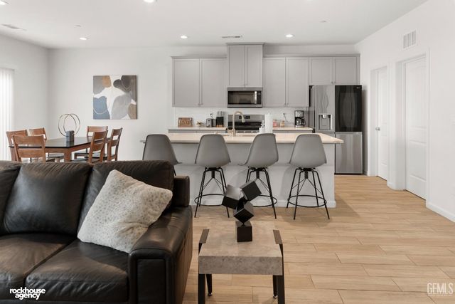 8502 Jean Anne Street, Bakersfield, CA 93314