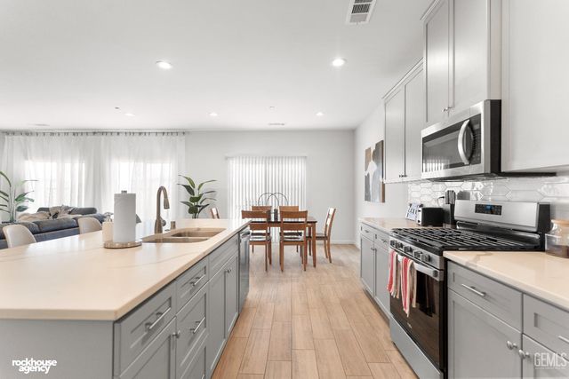 8502 Jean Anne Street, Bakersfield, CA 93314