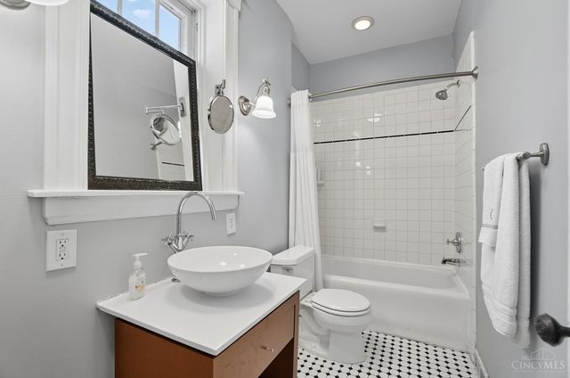 3640 Shaw Avenue, Cincinnati, OH 45208