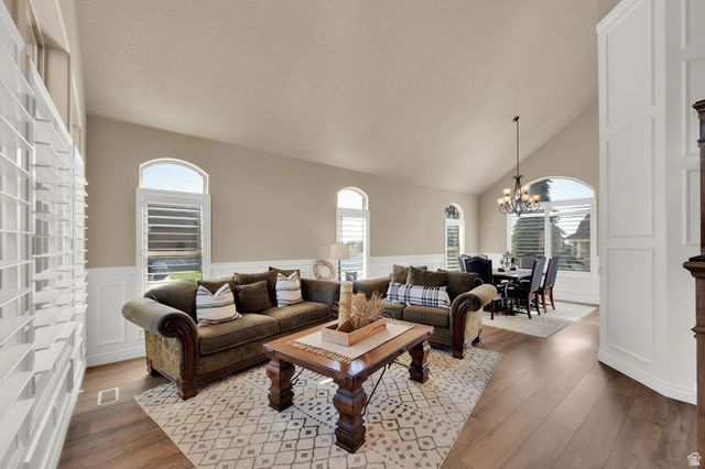 686 WELLINGTON DR, Kaysville, UT 84037