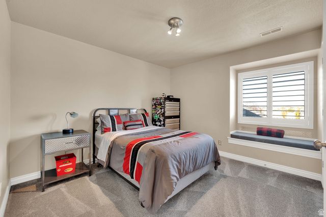 686 WELLINGTON DR, Kaysville, UT 84037
