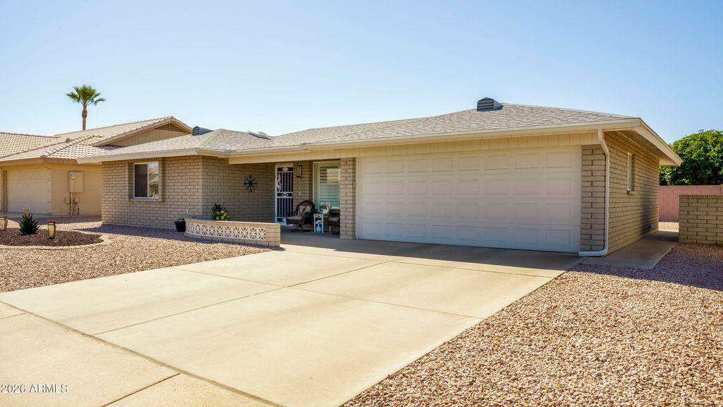 Image 3 of property listing at 8033 E Neville Avenue, Mesa, AZ 85209