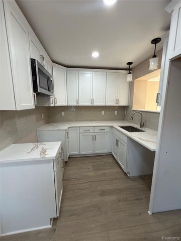 13118 Pembroke Avenue, Detroit, MI 48235