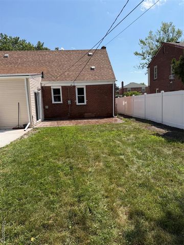 13118 Pembroke Avenue, Detroit, MI 48235