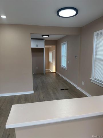 13118 Pembroke Avenue, Detroit, MI 48235
