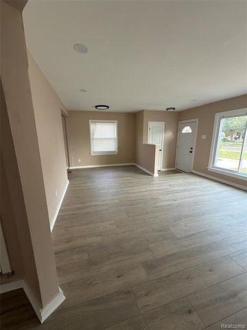 13118 Pembroke Avenue, Detroit, MI 48235