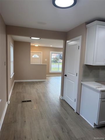 13118 Pembroke Avenue, Detroit, MI 48235