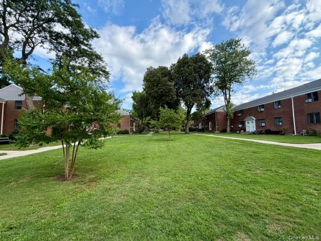 220-25 73rd Avenue 1, Bayside, NY 11364