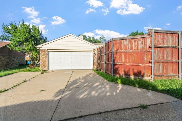 243 Barclay Avenue, Coppell, TX 75019